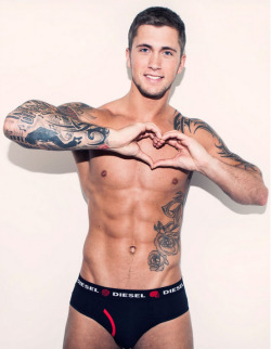 tumblinwithhotties:  Dan Osborne makes my