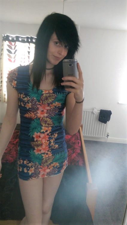 cocky-cuties: alexasapphire:  xcrossyuki:  Despite red being my favourite colour, blue seems to look