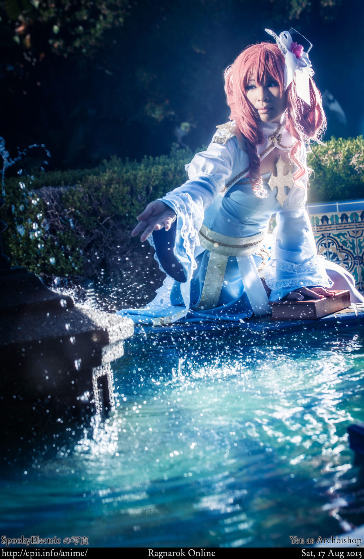 spookyelectric-photos:  Rangnarok Online Cosplay - Shadow Chaser and Archbishop.We