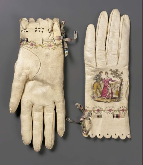 lesmiserablesfashions: Women’s gloves c. 1820s [x]