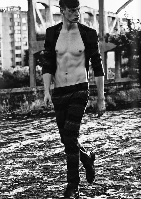 l-homme-que-je-suis:  Roberto Sipos in “Solitude” Photographed by Ionut Cojocaru Cover for IMUTE Magazine Issue 1 