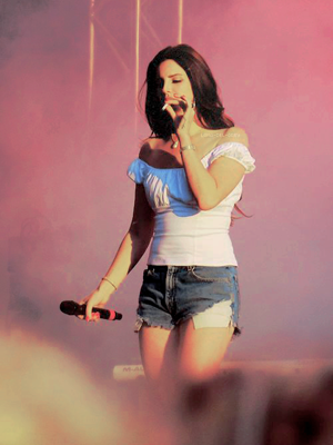 shades-of-lanadelrey-blog: We get down every Friday night,Dancin’ and grindin’ in the pale moonlight.