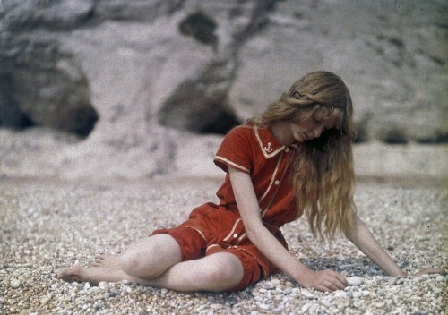 Portraits of Christina:in the garden, England, ~1912.on the beach in Dorset, England, 1913.Autochrom