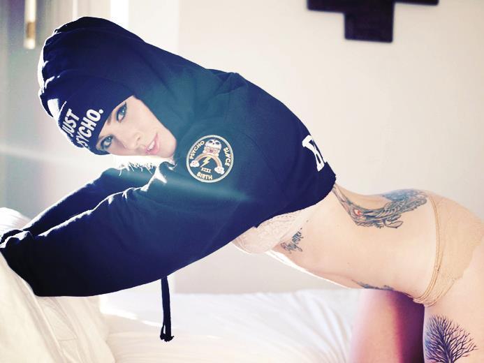 panda-face-mew:  Alysha Nett 