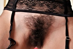 oursecretshots:  we are definitely for hairy!!!  So hot 