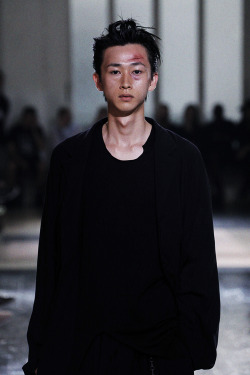 suckadick2014-deactivated201403:  Yohji Yamamoto Spring/Summer 2013 