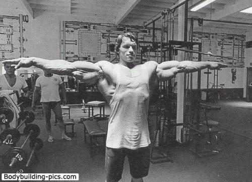 nathansidneyrobinson:  Arnold Schwarzenegger rare photos