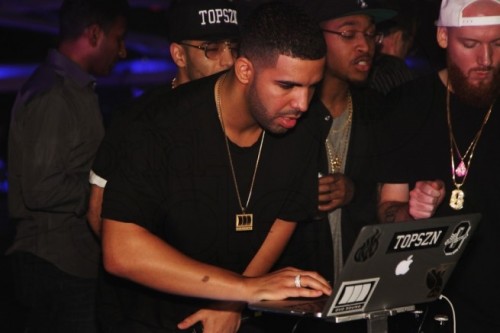 wordonrd:  DRAKE DJ’S AT MUZIK MANSION FOR ART BASEL IN MIAMI This past weekend Drake hit Miami, FL to attend Art Basel. While at the Muzik Mansion he DJed a set for the people. Art Basel is the world’s premier international art show for Modern