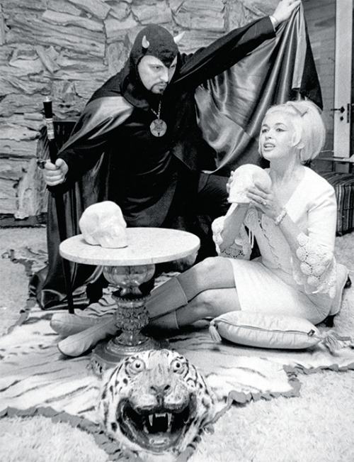 emigrejukebox: Alf Wahlgren: Anton LaVey and Jayne Mansfield, 1967