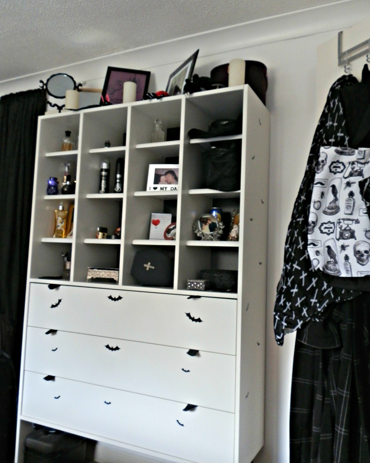 wifetodarkness:  americangothgirl:  xtoxictears:  wifetodarkness:  Our first home,