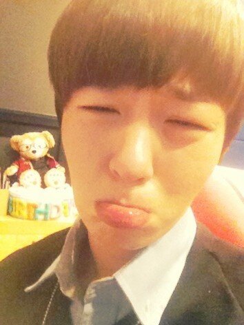 nielmermaid:  cutie changsub twitter selcas ｡◕‿◕｡ 