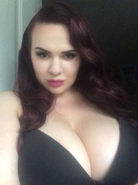 kdog731:  Lexy LuUltra Busty Lo-Cut Cleavage! 