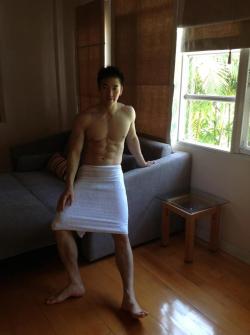 evianguy:  Hawt Asian Stud!