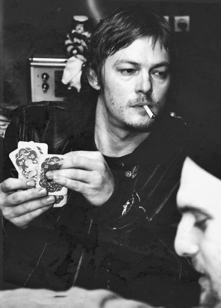 zerulius:  Evening black and white bad boy Reedus. Because. Although sometimes I can’t decide whether I’m drooling over Reedus or that bike. Ah. 