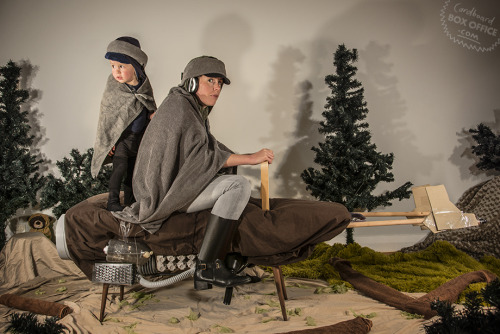 crossconnectmag:  Cardboard Box Office Family Recreates Movie Scenes  with Boxes and Imagination  Lilly, Leon, & (baby) Orson are the dream team behind Cardboard Box Office.  Using nothing but cardboard boxes and their imagination they have been