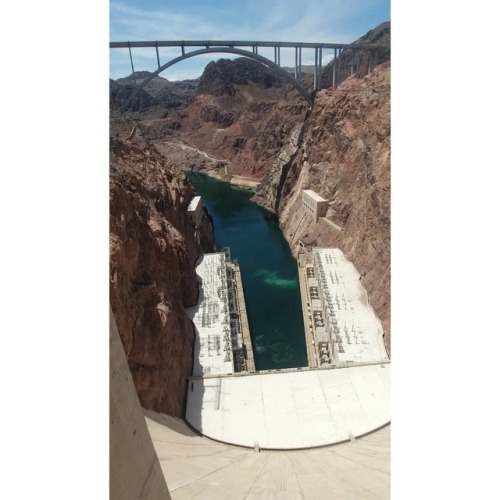 #hooverdam #nevada https://www.instagram.com/p/B0enb1bJG30/?igshid=kdfd61tqf70s