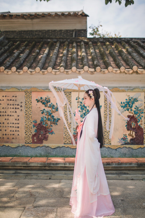 Traditional Chinese hanfu set