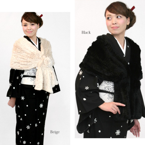 Monochrome wintery outfit (seen on). I am not fond of the rabbit fur shawl but the snowflakes kimono