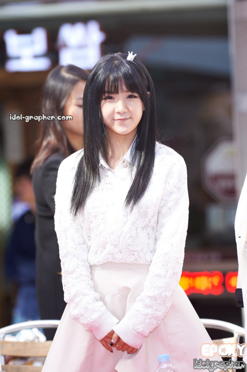 visualglow:03/16 Hyun Young fantaken Set 2 @ Busan Fan sign by EPOXY