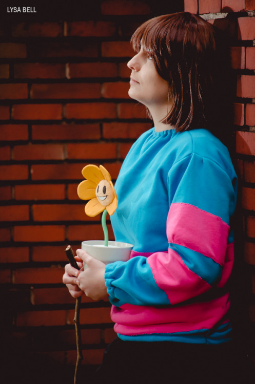 hugebitchneps: I am so happy about how these turned out!Anyway, my Frisk costume!photos and edit by: