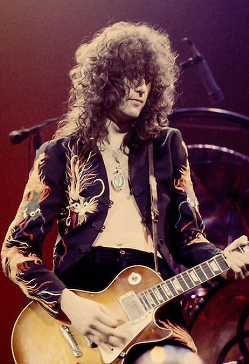 the-psychedelic-ballroom:  Classic Jimmy Page 