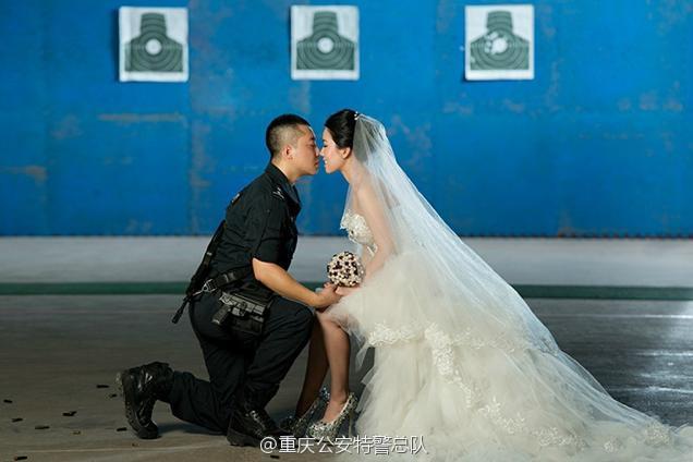 the-goddamazon:  gallowshumorrandom:  victran:  opdownrange:  S.W.A.T. Team Wedding