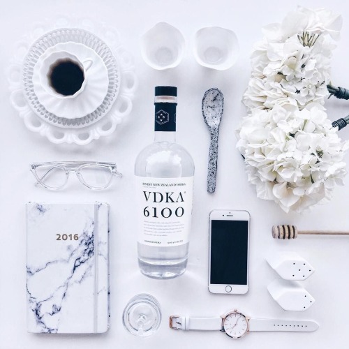 londonpearl:  https://www.instagram.com/lichipan/ 