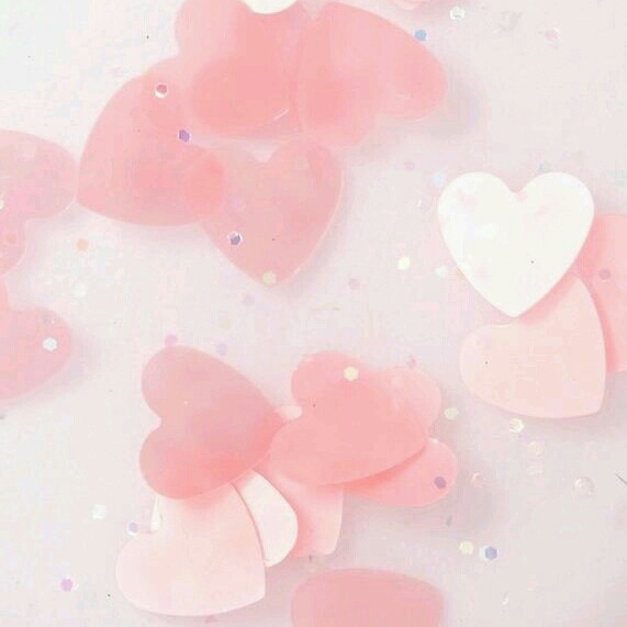 6/10 — Lili Reinhart Moodboard: Soft Pink Aesthetic ...