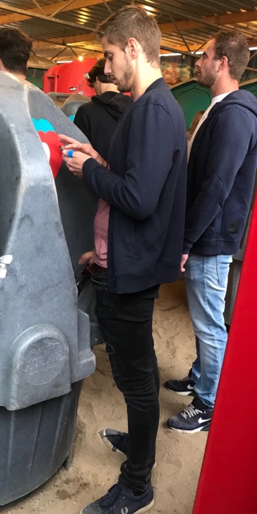 menatpiss1:Outdoor urinals like this are so hot. No privacy and anyone can see you piss