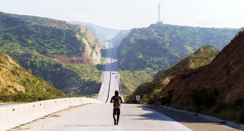 Nick Clark and Walkers in Fear The Walking Dead Season 2b.