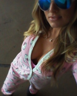 #teaganpresley #onesie #onesietime #sunday