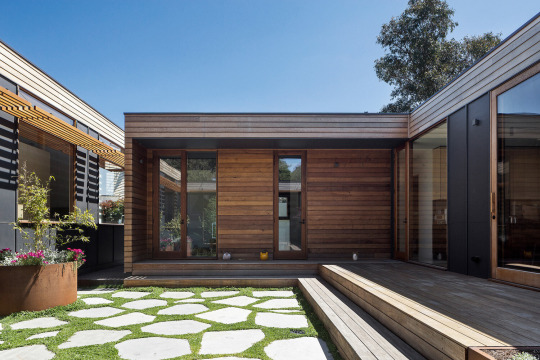 prefabnsmallhomes:‘The Courtyard Retreat’ modular house, Bellarine Peninsula, VIC, Australia by ARKit