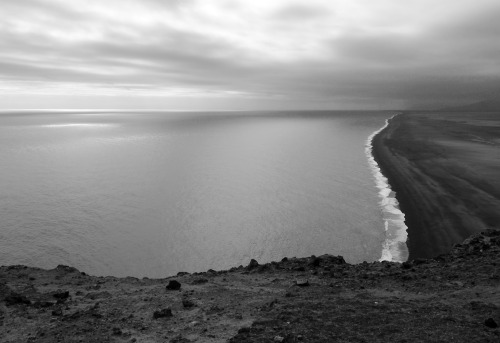 earlandladygray:Need a place to escape? Head out to the volcanic black sand beaches and endless view