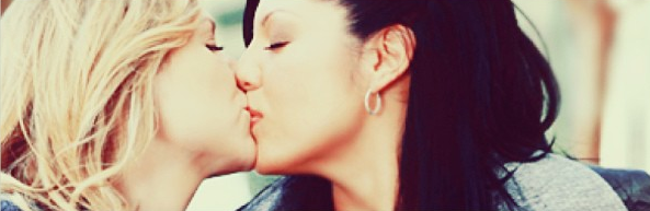 njralavignesmileclaudfuckkk:  Calzona kiss