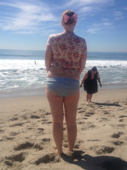 alexinspankingland:  I hadn’t intended to go swimming at the beach that day (this was taken in October) but it turned out to be so hot that the sand burned my feet, so I just lifted my dress and swam in my knickers.  