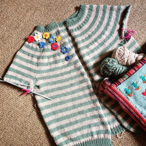 Who knew there was such a thing as a ‘jog’ in knitting? When knitting stripes in rounds 