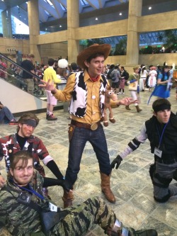 cyntheticlifeform: greyeyedwolfie:  THERE ARE SNAKES IN MY BOOT  This is what conventions are all about. 