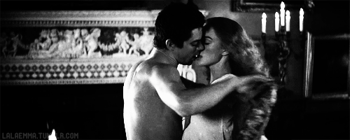 oooinfinityooo:  Kisses…💋∞💋