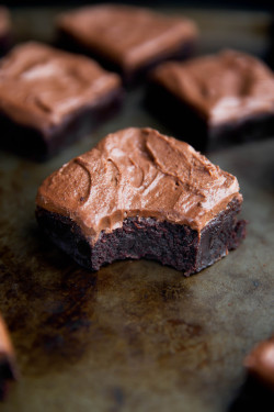 dessertp0rn:  Double Chocolate Bourbon Brownies