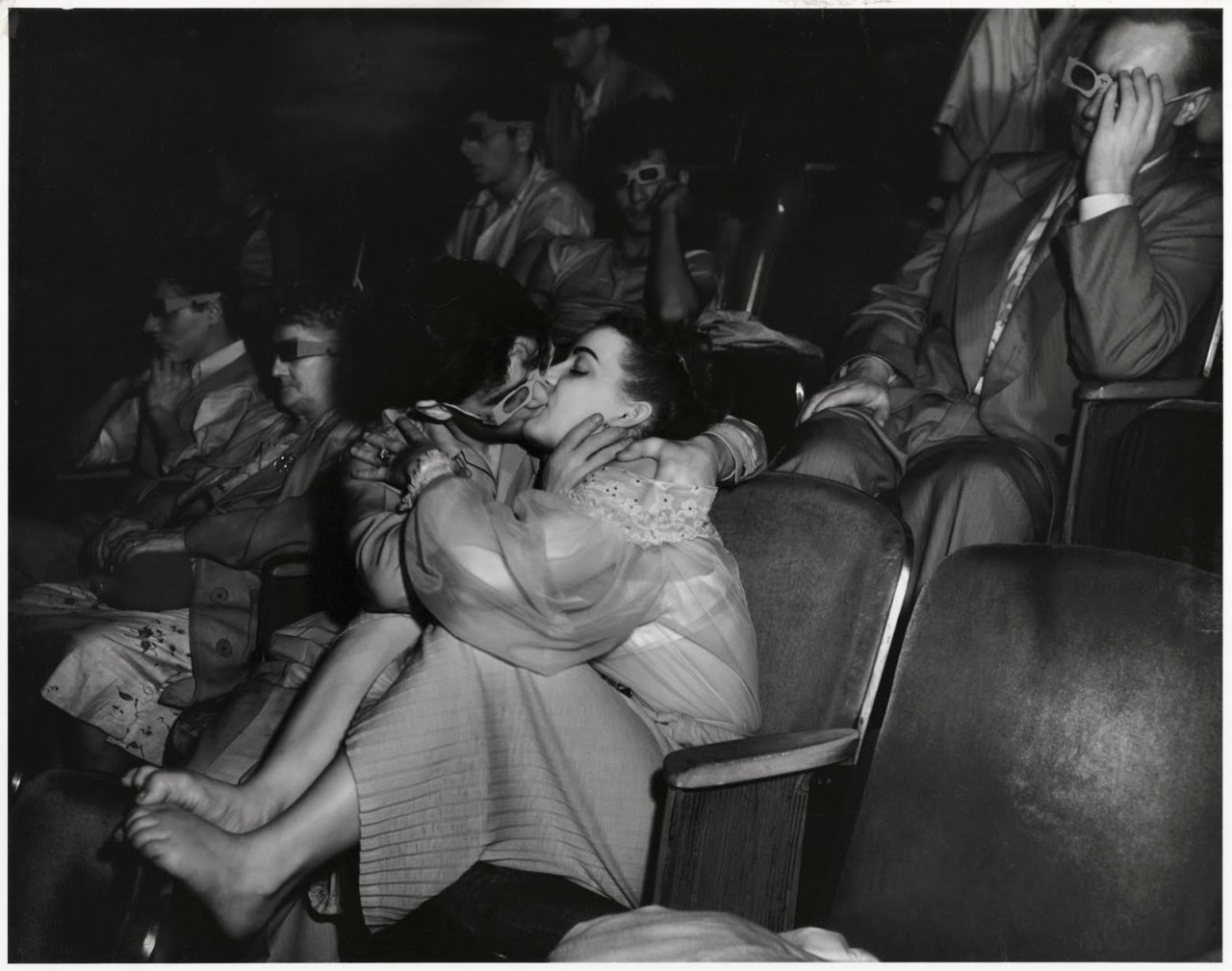 nymp-het:  superbestiario:  Kisses by Weegee  I love this.