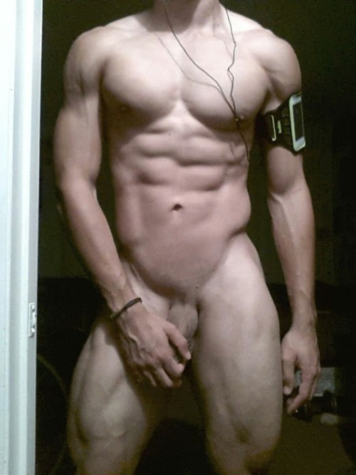 razoruniverse:  Fucking yum, thanks D. 