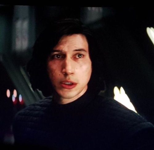 swolo-ren: Not to be that bitch™️ but Kylo was looking like a five-course meal in TLJ,  Bon Appétit 