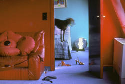 sickpage:   Harry Gruyaert  Hotel Room, 2002 