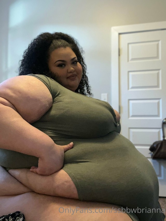 Porn onlyfats723:Ssbbw Brianna spilling out of photos