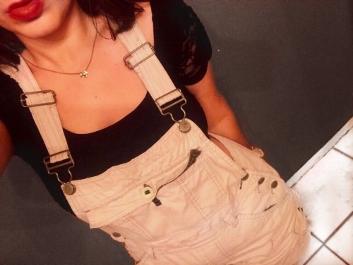 littlebrownbabe: overall a pretty cute look spoil me | support me