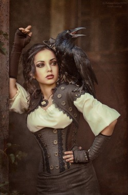 jejosch:  Steampunk Beauty and the Ravenhttp://pin.it/5NH3iSH