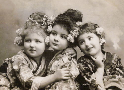 &ldquo;Little European Geishas Circa 1907 [each in a girls-sized kimono].  I understand fro