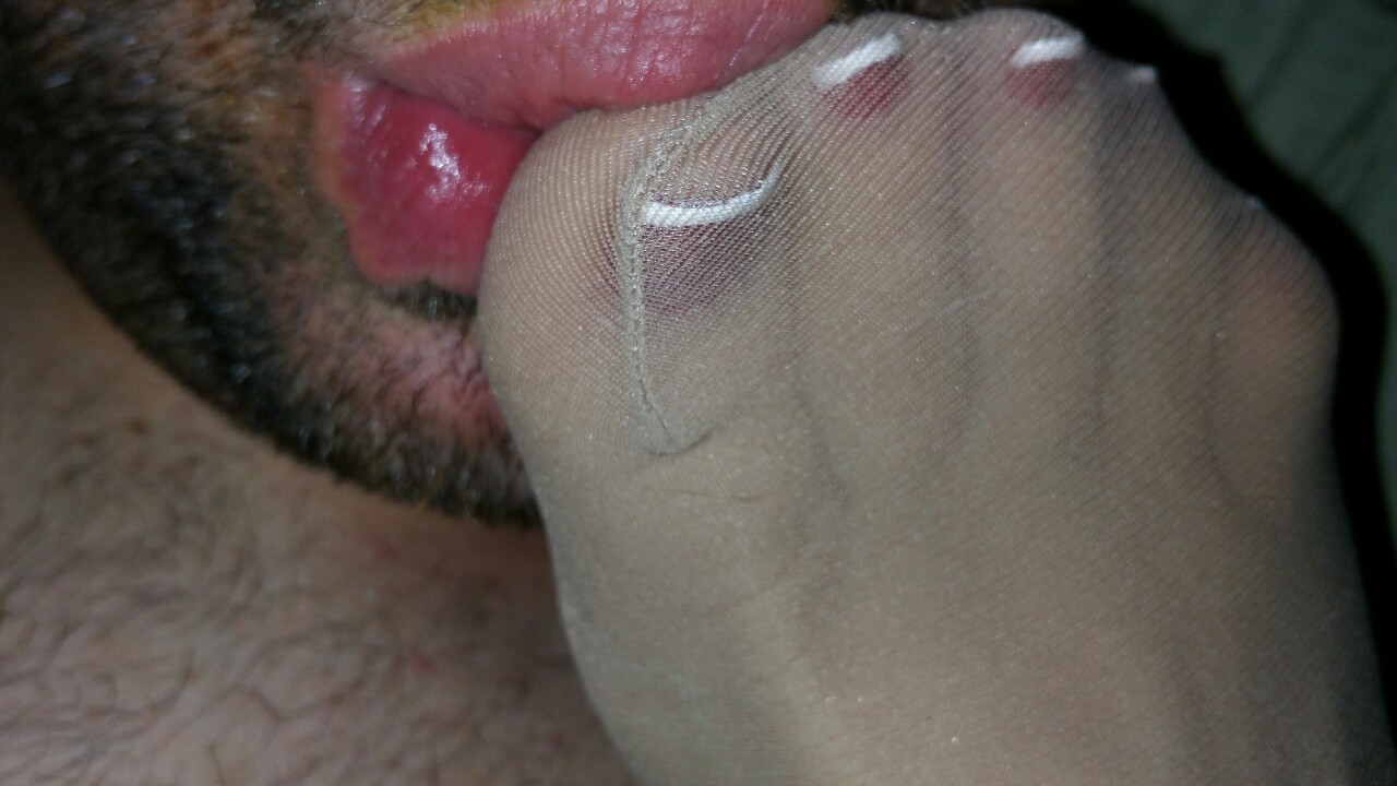 homemadefootjobs:  Kinky sex, Toe sucking and footjobs for me and my wife 