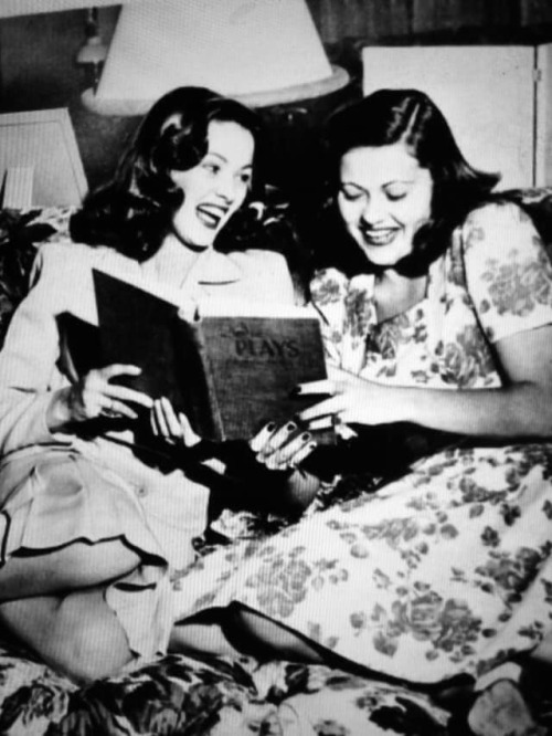 Porn photo Gene Tierney & her sister Pat Tierney