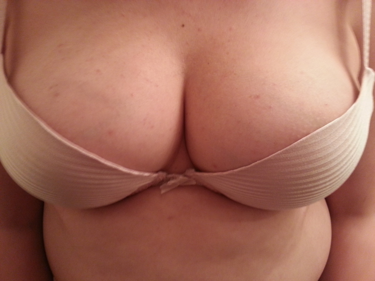 aisman7:  sharingwifefl: amateur wife’s boobs and nipples…Re-Blog and like if